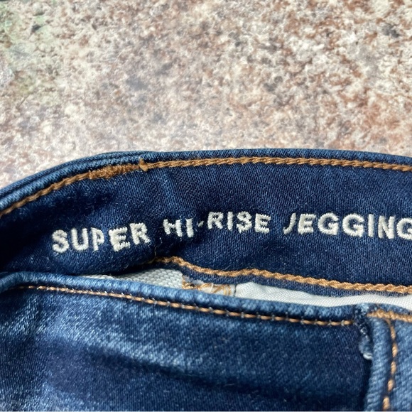AE Super Hi Rise Busted Knee Jegging Jeans - Picture 7 of 8